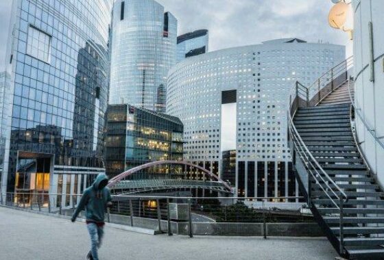 En France, des bureaux proposés comme hébergement aux sans-abris